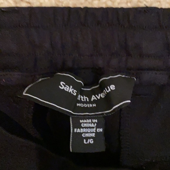 Saks Fifth Avenue Men’s Short - Picture 3 of 5